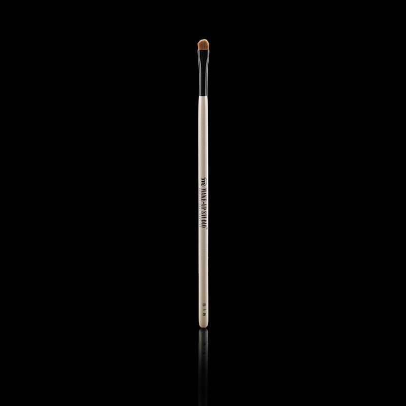 SELECT NR. 18 – EYESHADOW BRUSH SHORT FLAT