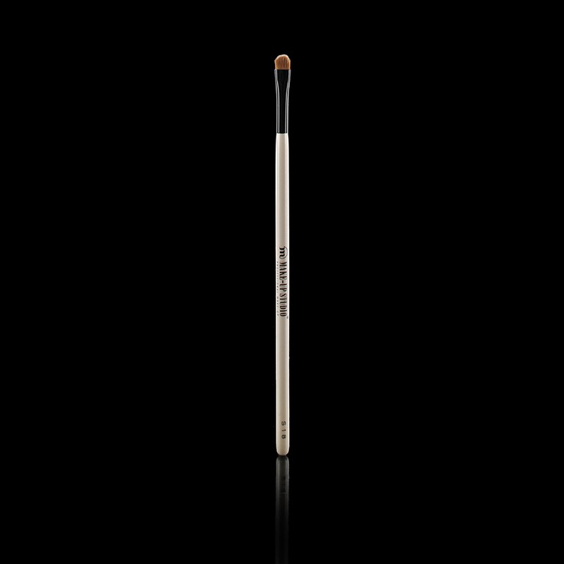 SELECT NR. 18 – EYESHADOW BRUSH SHORT FLAT